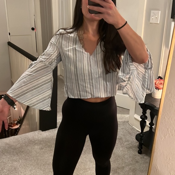 LF Seek the Label V Neck 3/4 Bell Sleeve Striped Crop Top Blouse NWT - Picture 3 of 13